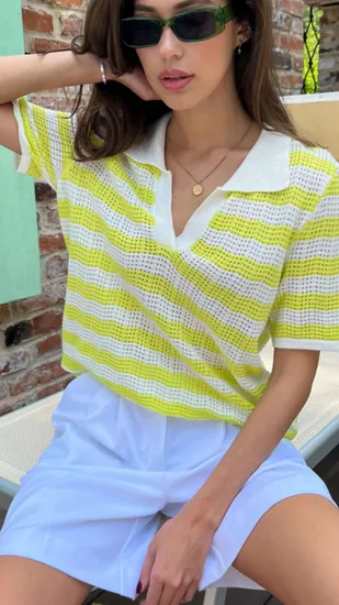 Fashionable Women′s Striped Short