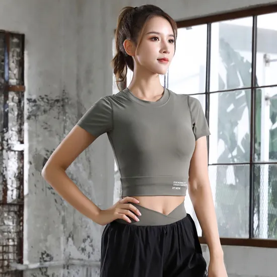 Wholesale Women′ S Sportswear, Yoga Tops, Knit Clothing, Sport Clothes 