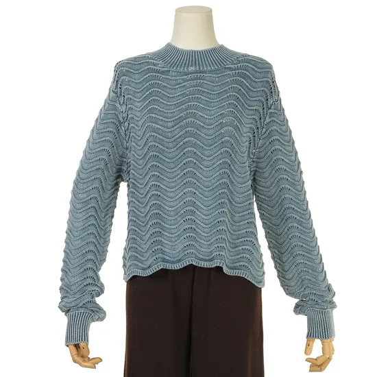 Classic Blue Vintage Wash Women′s Sweater for Casual Style 